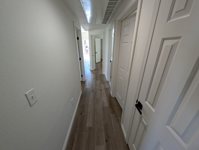 Building Photo - 10001 Crimson Palisades Pl