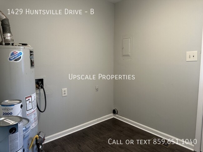 Building Photo - 1429 Huntsville Dr