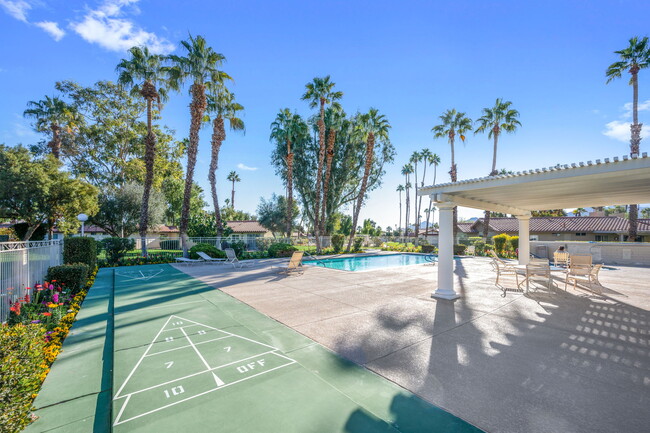 Community Pool & Spa - 41805 Largo