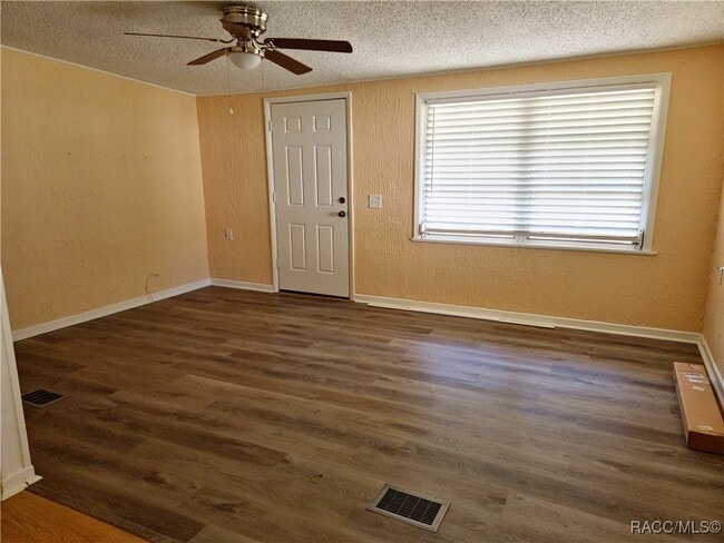 Building Photo - 6315 N Shorewood Dr