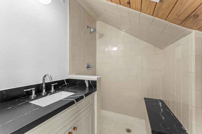 Building Photo - 1420 FM 1960