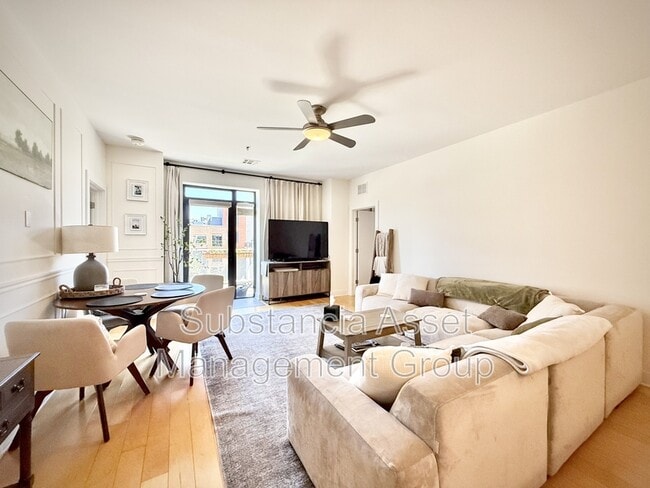 Building Photo - 444 N Central Ave