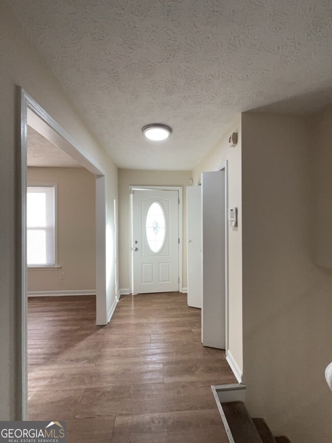 Building Photo - 463 Rock Meadow Dr