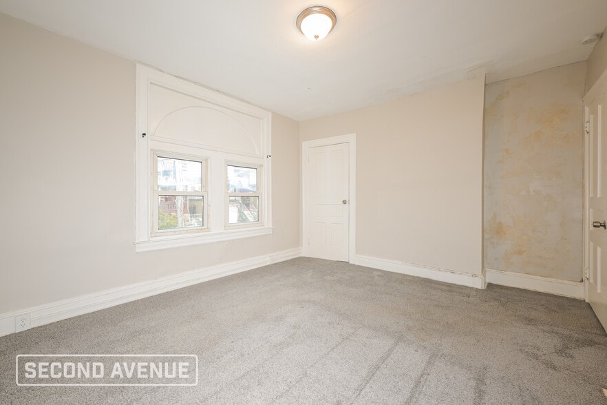 Building Photo - 7645 Highland Ave