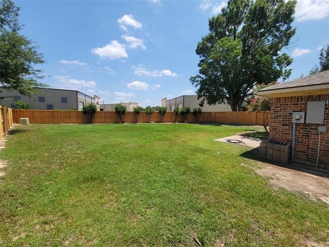 Building Photo - 22511 Market Square Ln