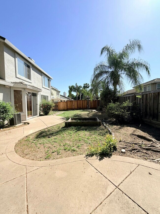 Building Photo - 1208 Landover Ct