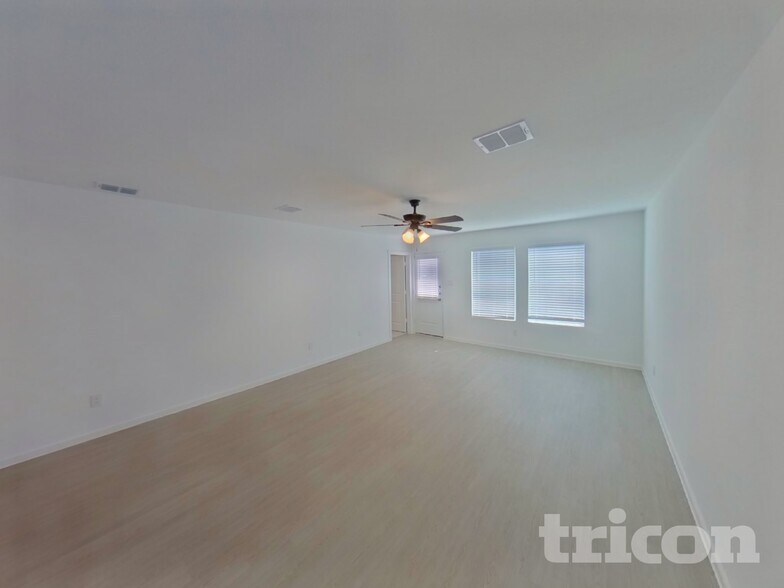 Building Photo - 803 Ponderosa Ln