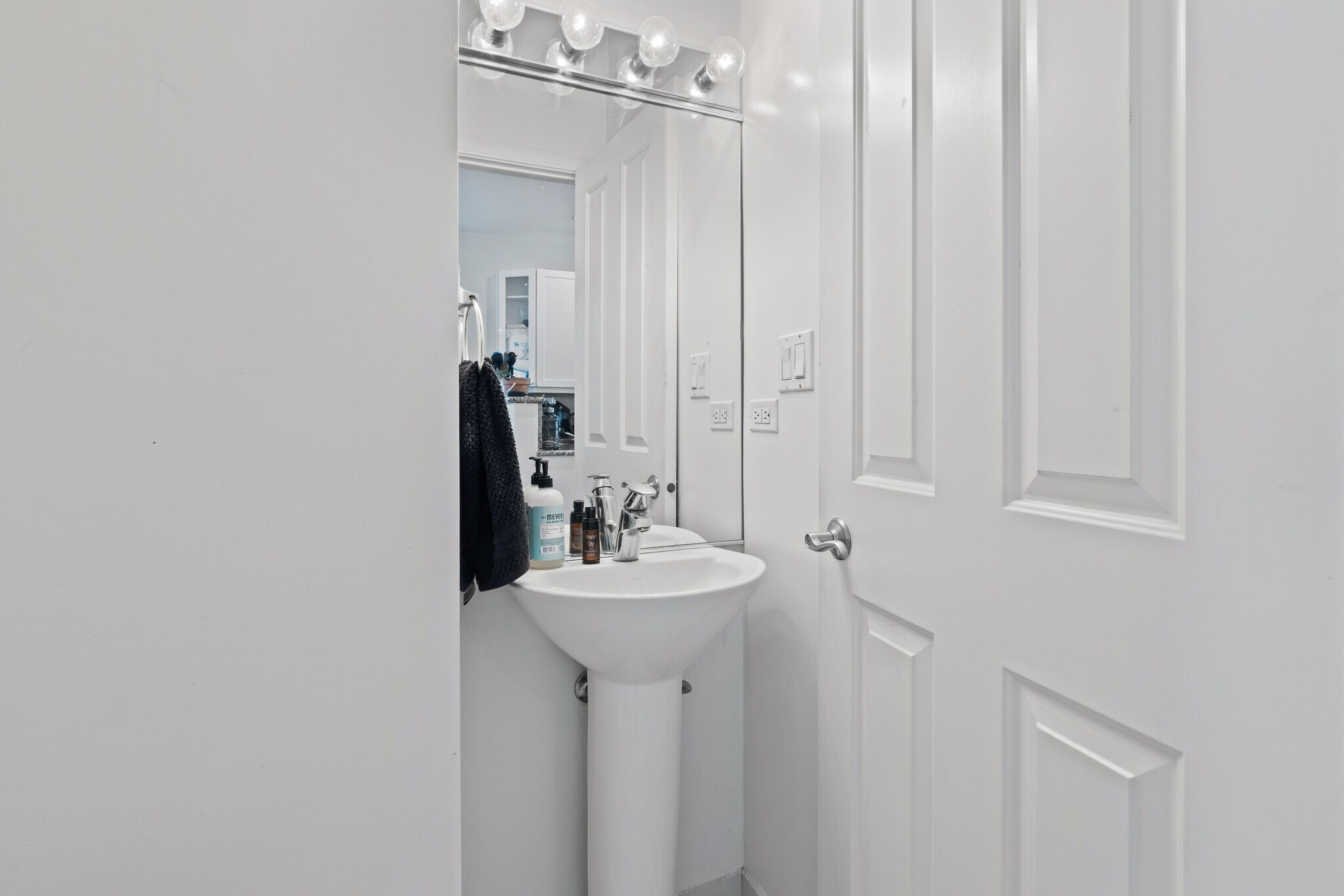 Building Photo - 2715 N Marshfield Ave