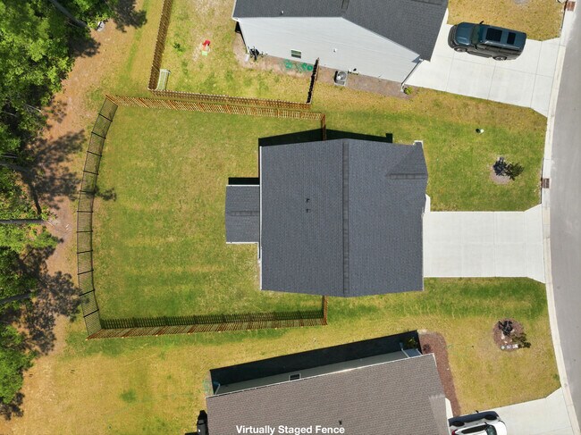 Building Photo - 305 Ruby Baird Dr