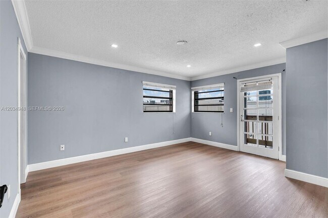 Building Photo - 5335 W 23rd Ct