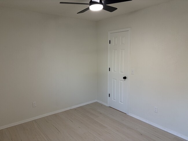 Building Photo - 272 Echo Ln