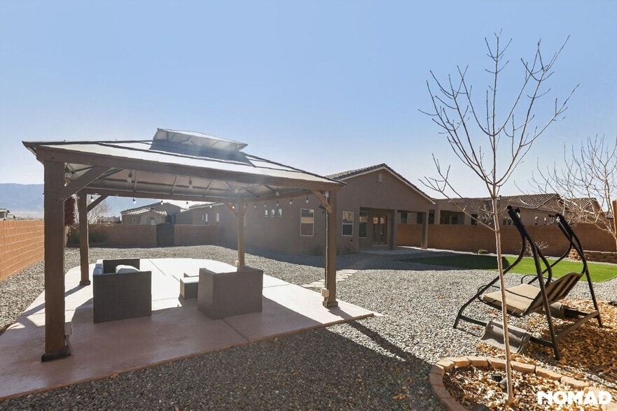 Building Photo - 4001 Windy Rd NE