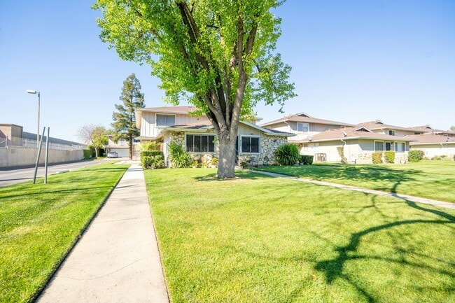 Building Photo - 2750 W Fairmont Ave