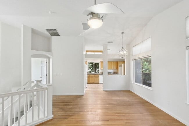 Building Photo - 3 Bedroom in Mace Ranch