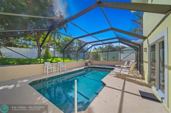 Building Photo - 4255 NE Sunset Dr