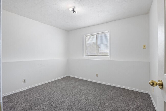 Building Photo - 2286 Stace St