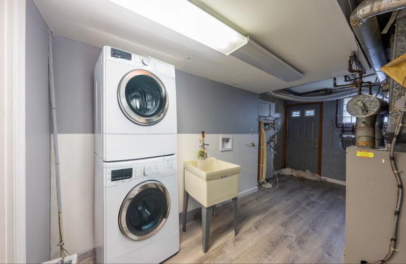 Building Photo - 1726 Borbeck Ave