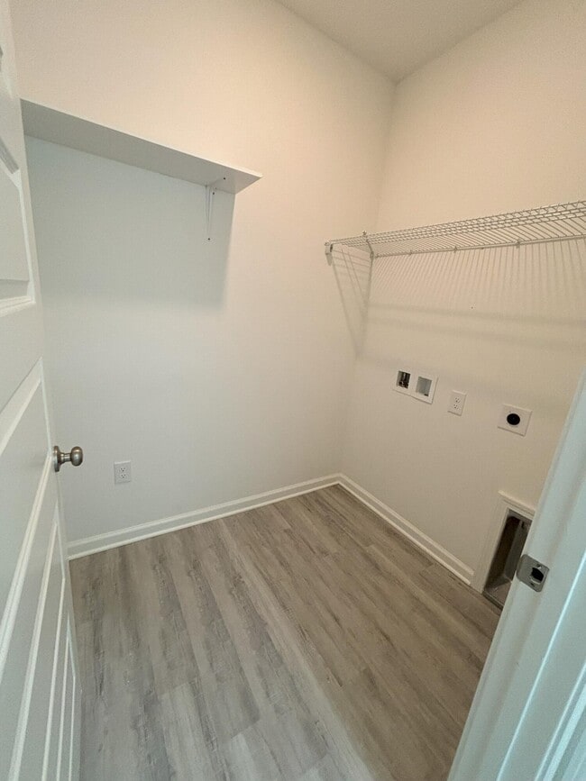 Building Photo - 231 Stagerbush St