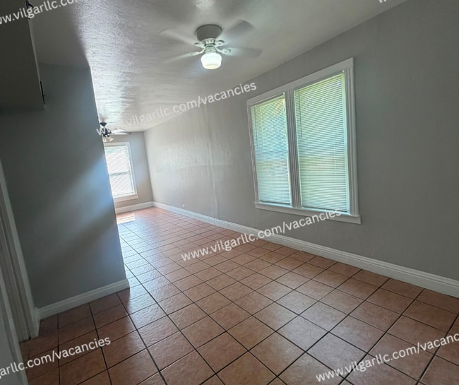 Building Photo - 5634 Claude Ave
