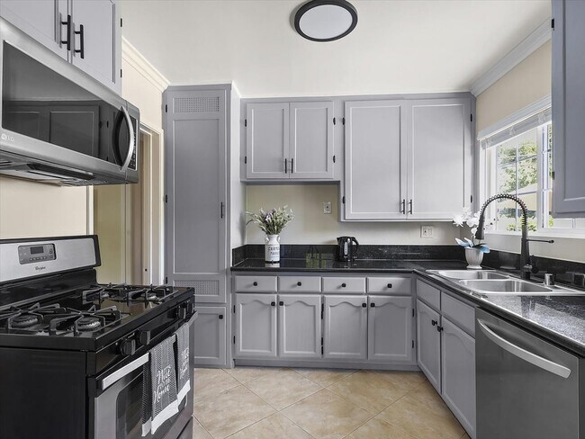 Kitchen - 3801 Legion Ln