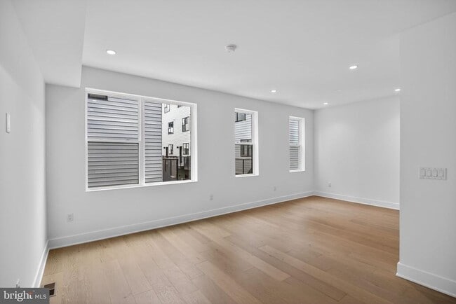 Building Photo - 635 N 7th St