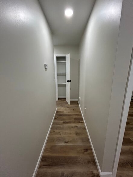 Building Photo - 258 Claywood Dr