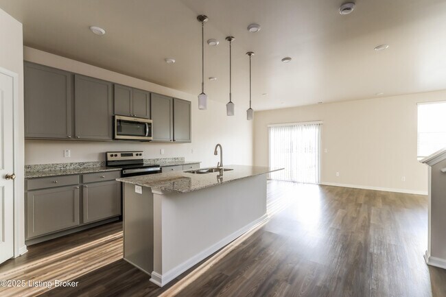 Building Photo - 12045 Wooden Trace Dr