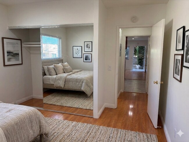 Building Photo - 1111 Tyler St