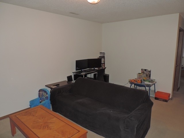 Building Photo - $995 | 2 Bedroom, 1 Bathroom Apartment | N...