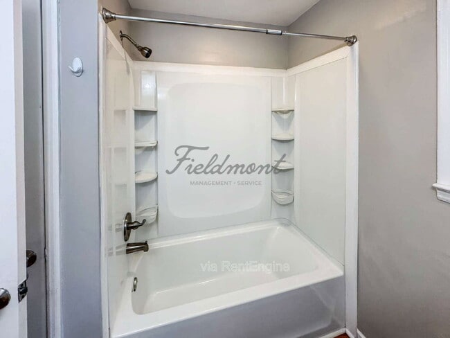 Building Photo - 111 S Buckhorn Rd