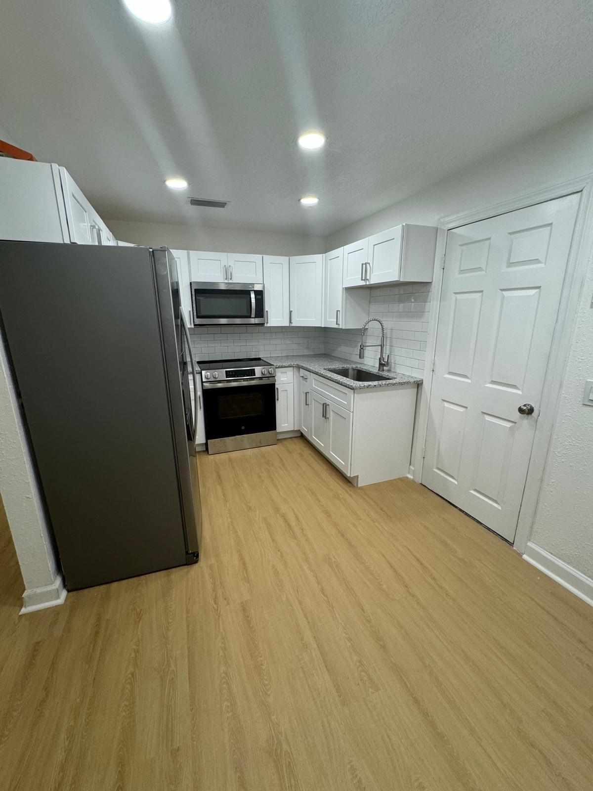Building Photo - 2611 Sunny Acres Dr N