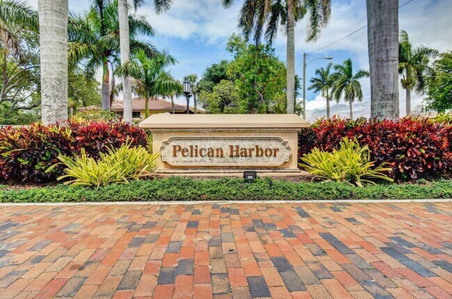 Building Photo - 95 Pelican Pointe Dr