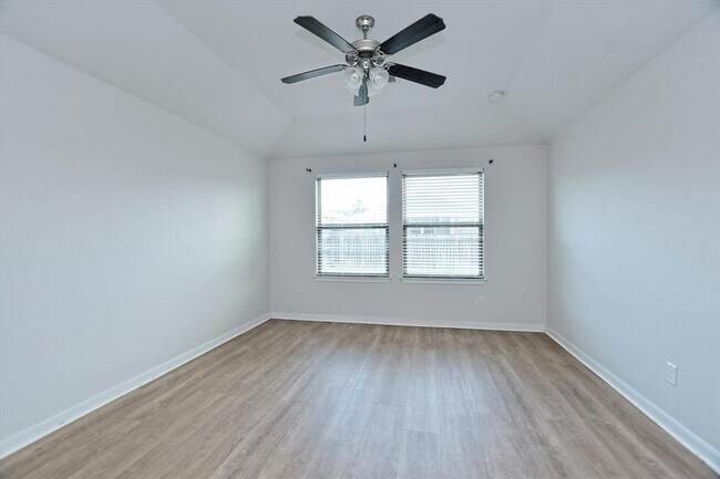 Building Photo - 5671 Corsica Loop