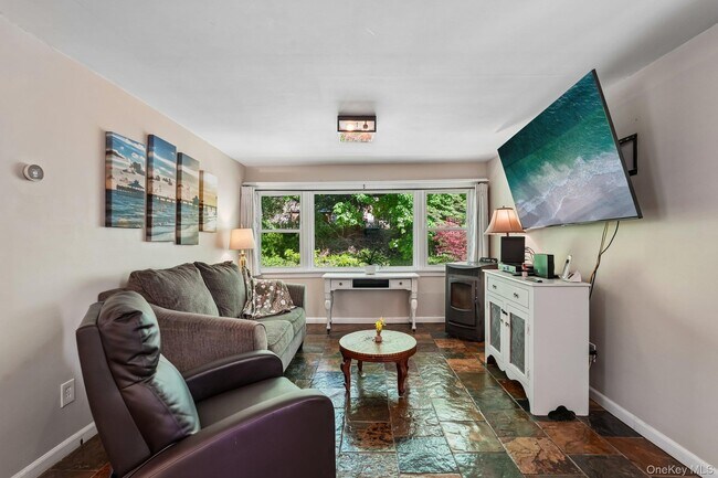 Building Photo - 59 Deer Trail S