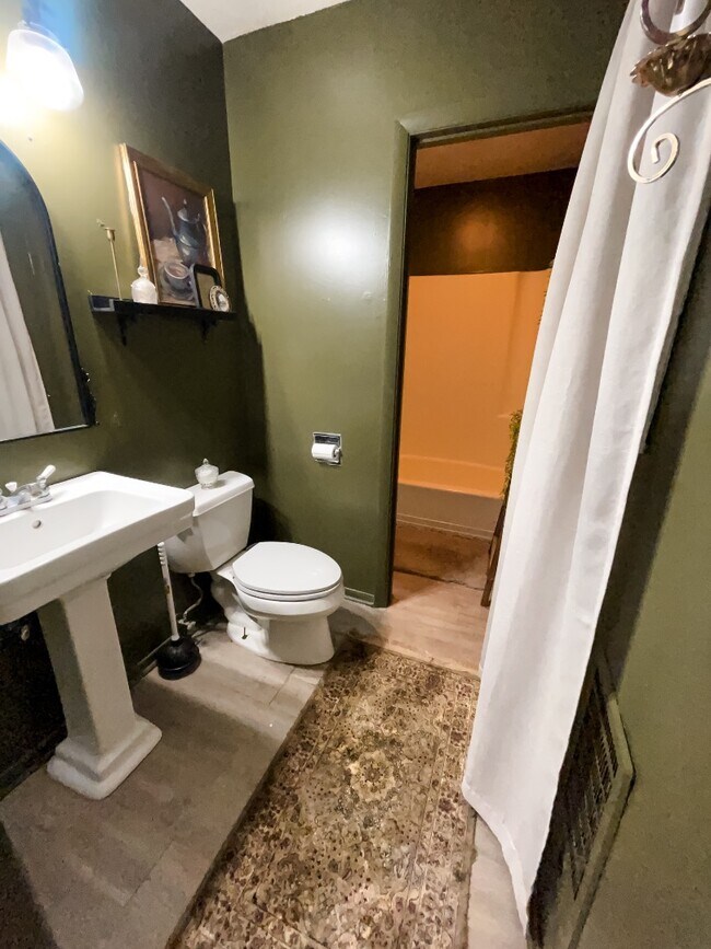 Building Photo - 109 Cleveland Rd