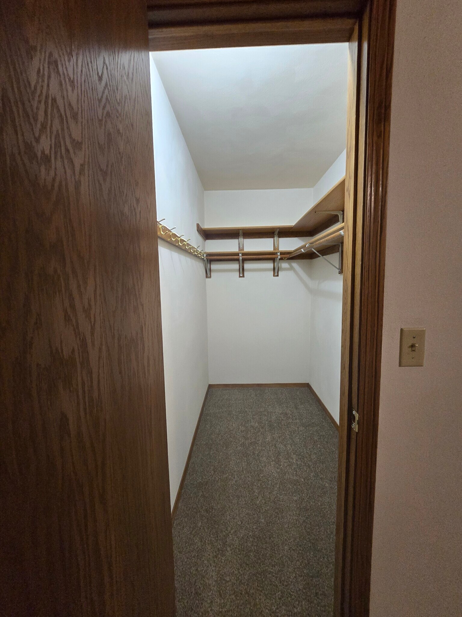 Building Photo - 2231 Cloudview Ct