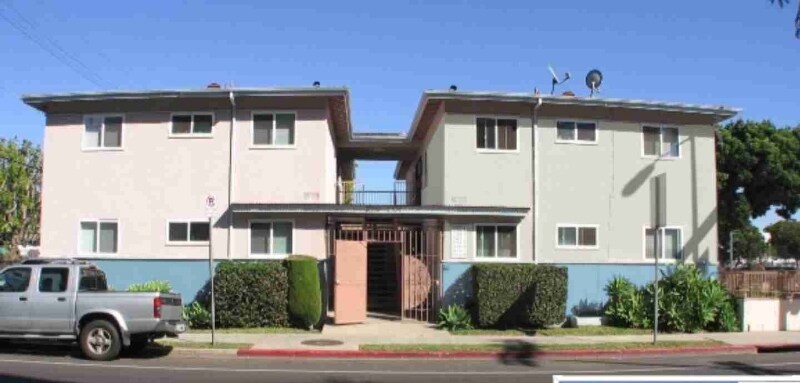Building Photo - 2364 Walgrove Ave