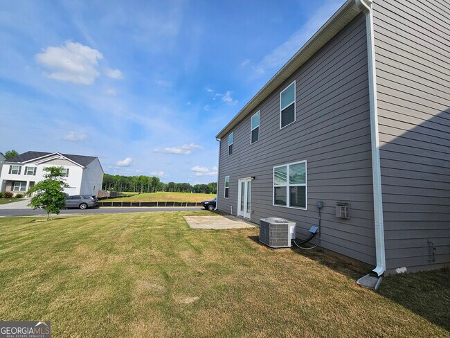 Building Photo - 52 White Spruce Wy