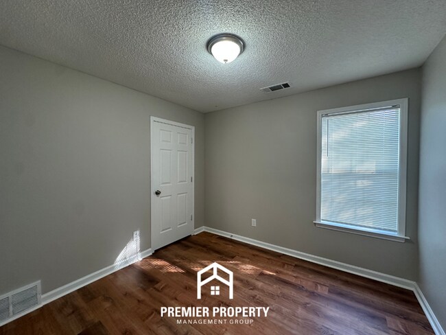 Building Photo - Newly Renovated Cordova Gem | 3BR/2.5BA with Soaking Tub & 2-Car Garage