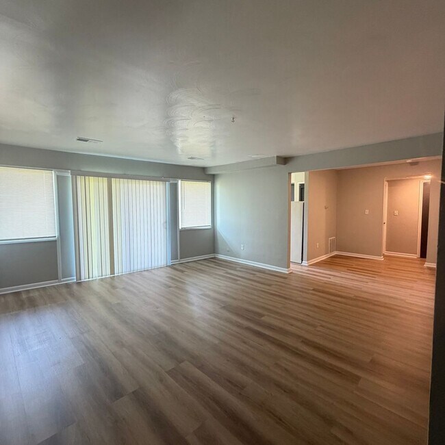 Building Photo - 9031 S Eldorado Dr