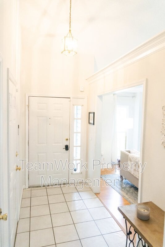 Building Photo - 827 Harbor Pl Dr