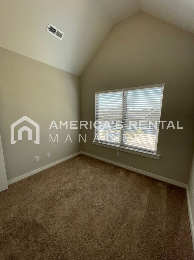 Building Photo - Home for Rent in Cullman, AL!! Available to view NOW!!! Sign a lease by 2/28 to receive HALF OFF ...