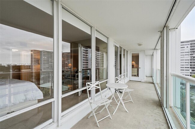 Building Photo - 2100 S Ocean Ln