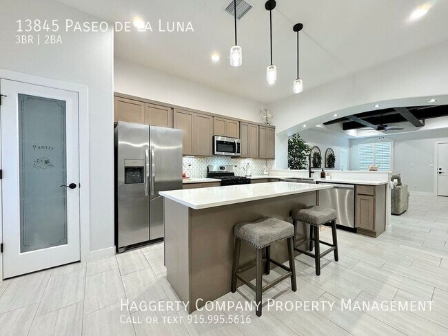Building Photo - 13845 Paseo de Ln