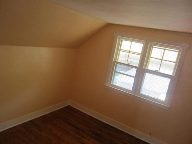 Building Photo - 127 Texas St