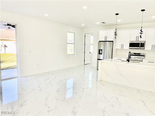 Building Photo - 1901 East 13th Street