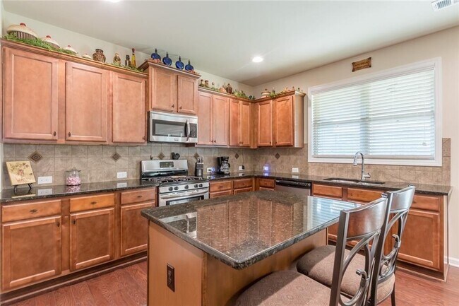 Building Photo - 4850 Haysboro Way