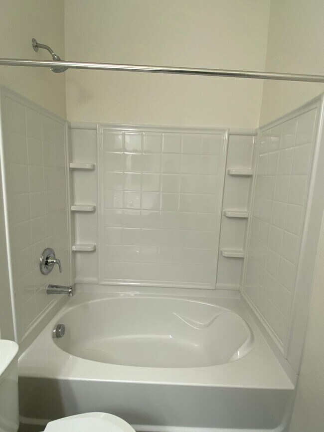 Building Photo - Available NOW - Beautiful and NEW 4 bed / 2 Bath