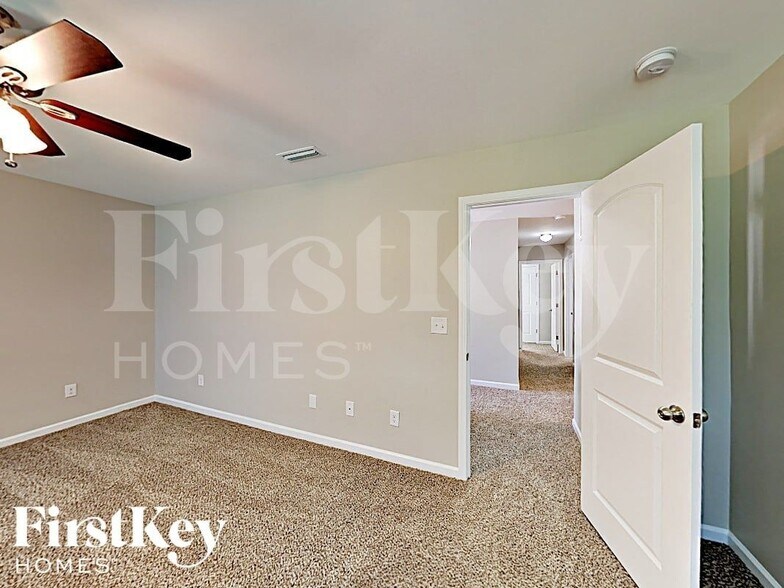 Building Photo - 3917 Catawba Hills Dr