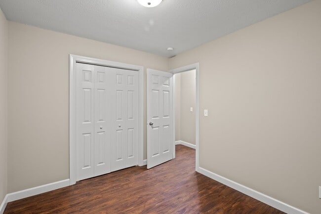 Building Photo - Spacious 1BR/1Bath apartment available Now!